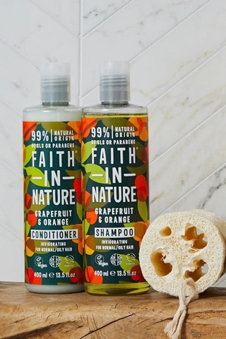Faith in Nature %99 Doğal Tazeleyici Şampuan Greyfurt & Portakal Normal & Yağlanmaya-Kepeğe Meyilli Saçlar İçin 400 ML