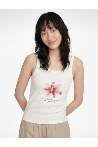 Koton Pamuklu Kolsuz U Yaka Hibiskus Baskılı Bluz Ekru 6sal30275ık