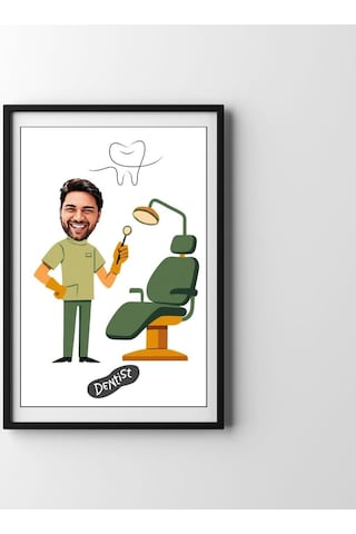 Kişiye Özel Diş Hekimi Karikatürlü Duvar Tablosu Yapışkanlı Sök Tak Çerçeveli 20x30cm - Dişçi Ve Diş Hekimliğine Hediye
