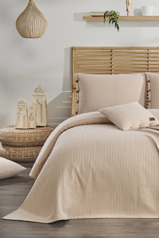 Wexsa Serisi %100 Pamuk Çeyizlik Pike Seti Çift Kişilik 220x240cm 1 Adet Örtü, 50x70cm 2 Adet Yastık Kılıfı, 40x40cm 1 Adet Kırlent Kılıfı Bej