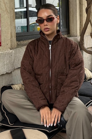 Acı Kahverengi Dik Yaka Kapitone Kadın Mont Mg2568 Acı Kahverengi