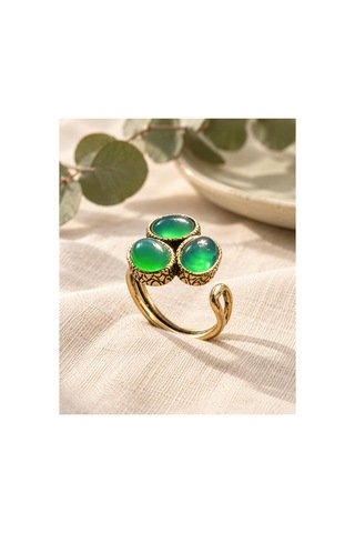 Esoo Jewelry Doğal Taş Detaylı 3 Taşlı Vintage Gold Ayarlanabilir Kadın Yüzük - Zümrüt Yeşili