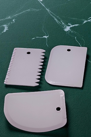 1 Adet Hamur Kazıyıcı Kesici Şekillendirici 3lü Set Plastik Hamur Şekillendirici Set Kesici Kazıyıcı Çok Renkli