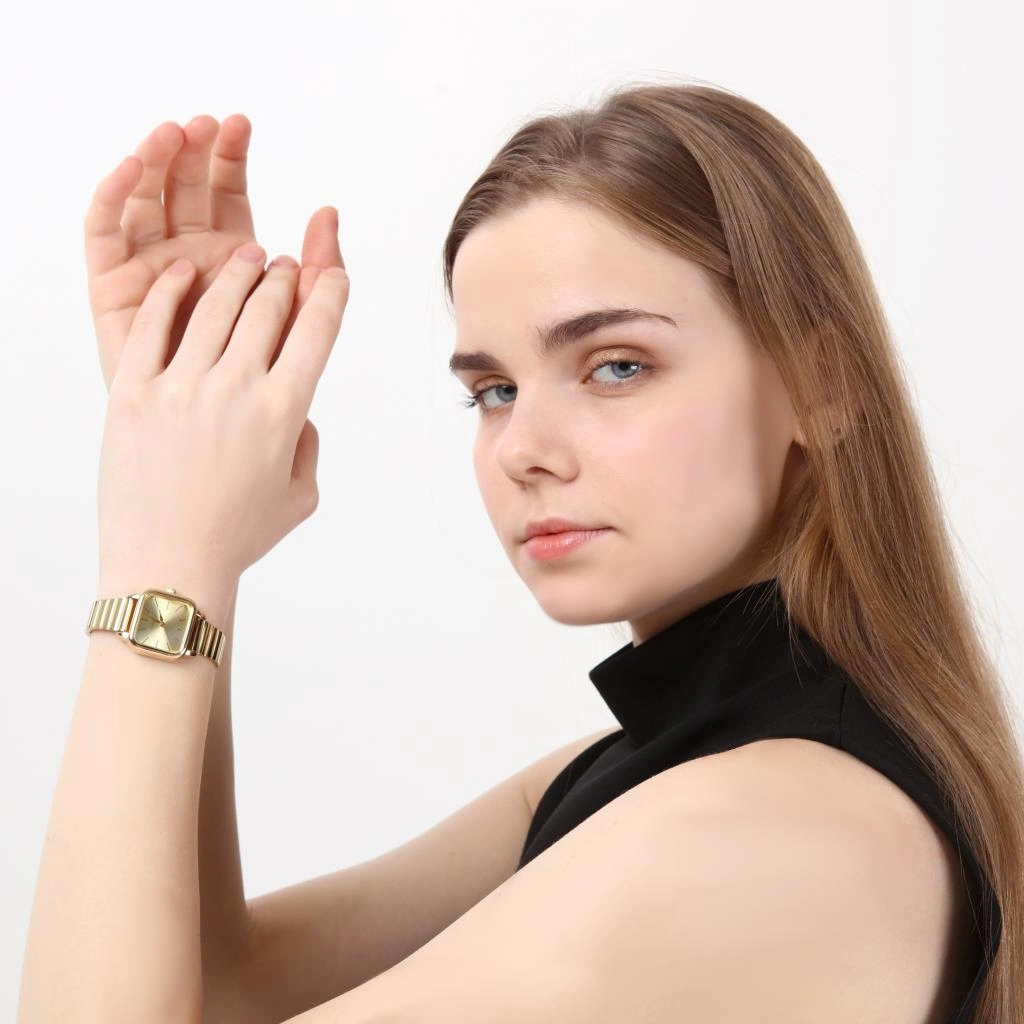 Minimal Kare Altın Kadın Kol Saati Altın