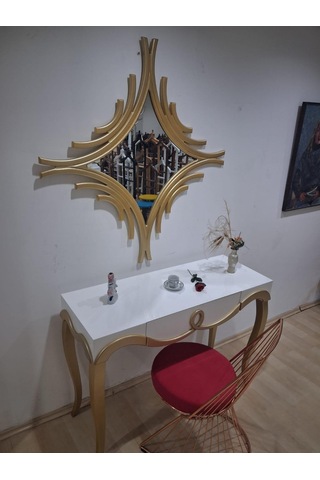 Dresuar Cnc Kabartma 90662 Model Aynalı Demir Sandalye Ayak Parlak Beyaz Gold Renk Beyaz - Gold
