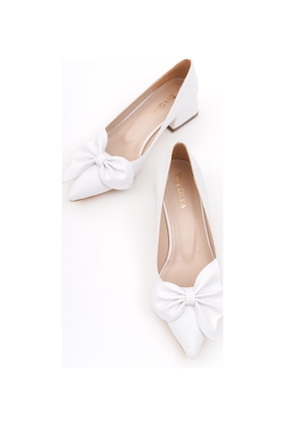 Camila Beyaz Fiyonklu 4cm Sivri Burun Topuklu Ayakkabı Beyaz