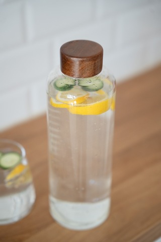 Akasya Kapaklı Ölçekli Cam Matara - 1000 Ml