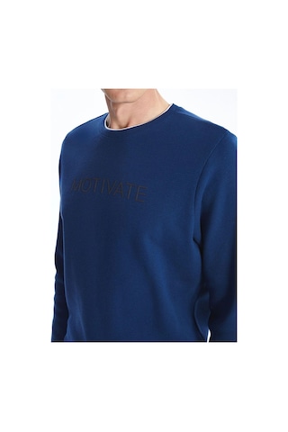 LC Waikiki Lacivert Bisiklet Yaka Uzun Kollu Baskılı Erkek Sweatshirt Çok Renkli