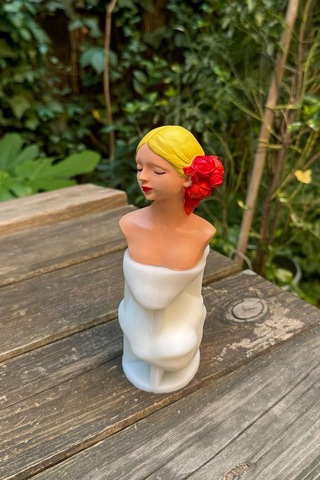 Yana Utangaç Kadın Büst Silikon Mum Kalıbı