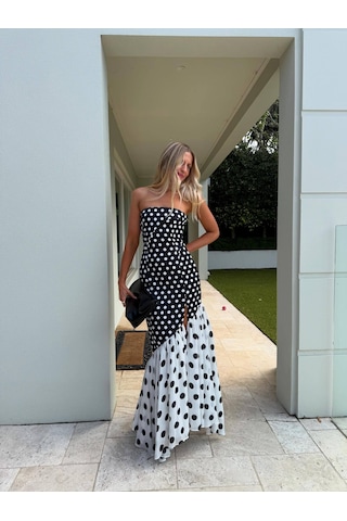 Massilayda Straplez Yırtmaçlı Puantiye Desenli Dubai Kumaş Maxi Elbise