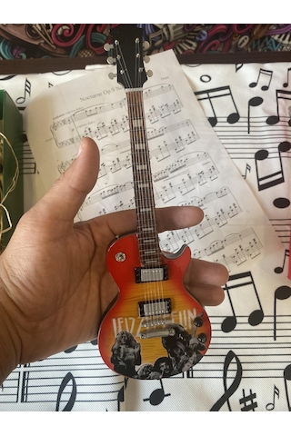 Elektro Gitar El Yapımı Ahşap Minyatür Hediyelik Biblo 25 Cm 2 Le