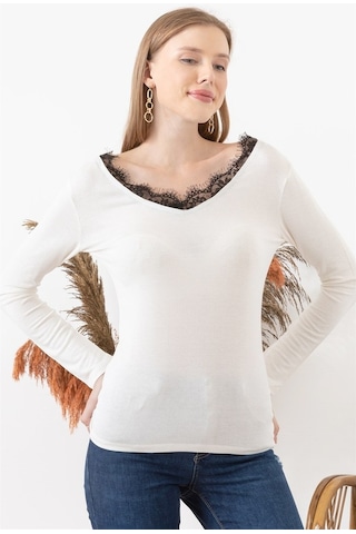 Kadın Ekru Dantel Detaylı V Yaka Bluz-Ekru