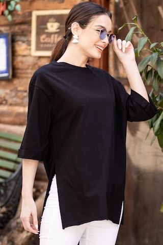 Armonika Kadın Siyah Yuvarlak Yaka Geniş Kollu Yanı Yırtmaçlı T-shirt Arm-19y012003