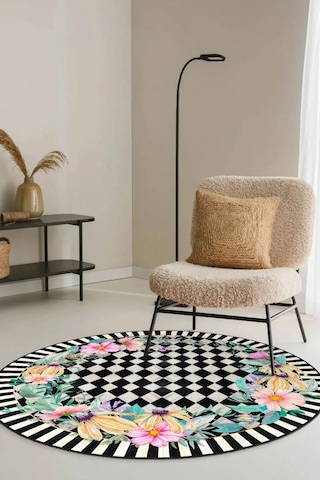 Zeminde Bir Bahçe Doğayla Geometrinin Buluştuğu Nokta Dekoratif Kaymaz Taban Yuvarlak Halı Siyah - Beyaz