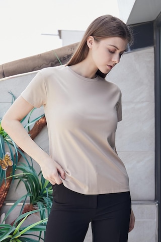 Jument Kadın Sıfır Yaka Kırışmaz Span Karışımlı Şık Kısa Kol Likralı T-shirt Bluz-koyu Bej K.bej