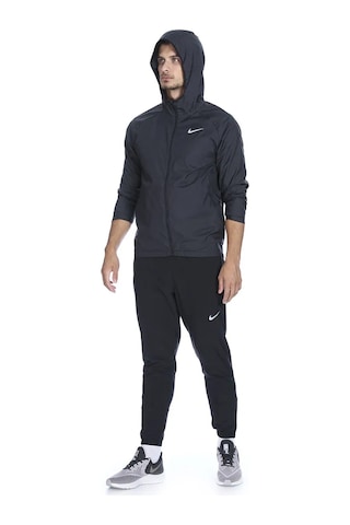 Nike Essential Erkek Siyah Kapüşonlu Yağmurluk Bv4870-010 Siyah