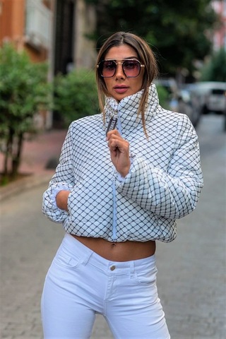 Veraura Lifestyle Beyaz Dik Yaka Desenli Kısa Şişme Mont