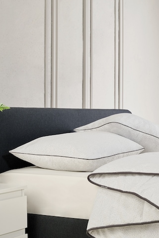 Puffy Carbon Care Yastık