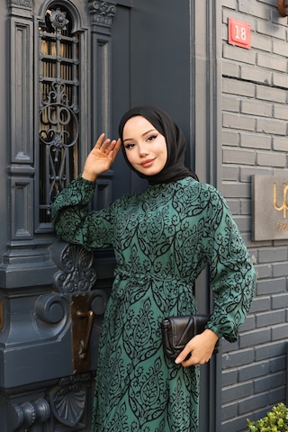 Kadın Viskon % 100 Pamuklu Osmanlı Desen C Yaka Eteği Fırfırlı Belden Kuşaklı Tesettür Elbise 2737 Yeşil
