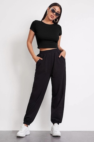Veraura Lifestyle Kadın Siyah Yuvarlak Yaka Yarım Kol Crop Top Bluz