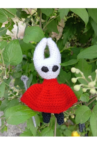 Hornet Oyun Karakteri AmigurumiÖrgü Oyuncak - Gamer Hediyelik Figür 12 Cm