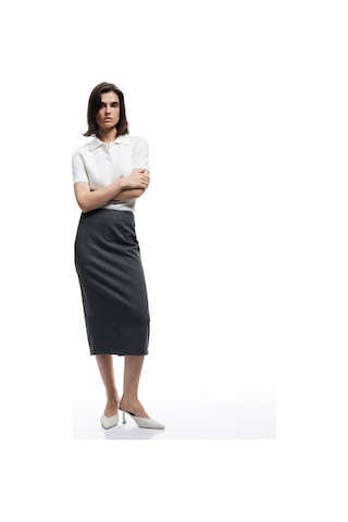Koton Parıltılı Metalik İplik Detaylı Slim Fit Yırtmaç Detaylı Midi Boy Kalem Etek Gri Çizgili 6wak10070ek Gri Çizgili