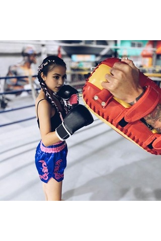 Kraliyet Mavisi Muay Thai Boks Şort Çocuklar Yetişkin Kadın Erkek Eğitim Mücadele Kickboks Sandıklar Geniş Elastik Kemer Nakış Desen Boks Şort Mavi