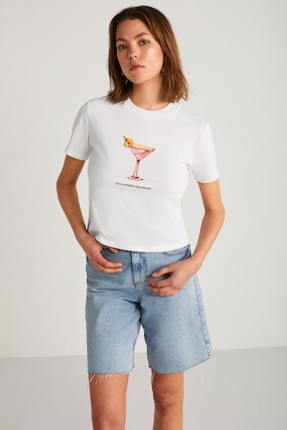 Grımelange Ivonne Kadın Cocktail Baskı Desenli Kısa Kollu Organik Pamuklu Bisiklet Yaka Crop Beyaz T-shirt