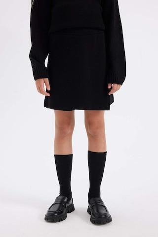 DeFacto Kız Çocuk Siyah Basic Düz Okul Şort Etek A7172A824WNBK27 Siyah