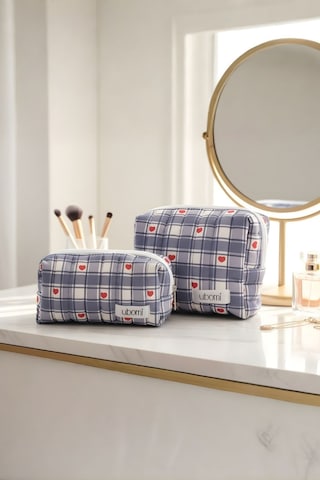 Petty Makyaj Ve Kişisel Bakım Çantası İkili Set Petty Makyaj Ve Kişisel Bakım Çantası İkili Set