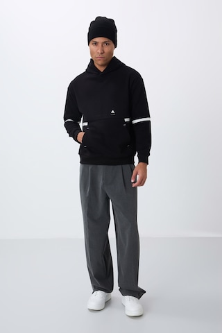 Tommy Life Siyah Pamuklu Kalın İçi Tüylü Yumuşak Dokulu Comfort Fit Nakışlı Erkek Sweatshirt - 88417 Siyah