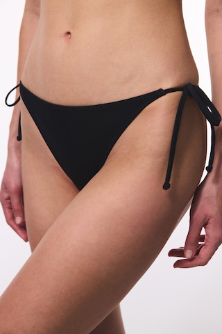 Penti Siyah Bağlamalı Düşük Bel Bikini Altı