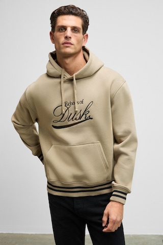 Grimelange Phantoseas Erkek Kapüşonlu Önü Nakışlı Etek Ve Kol Triko Detaylı Vizon Sweatshirt Vizon