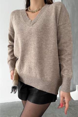 Femelle Kadın Camel V Yaka Standart Beden Oversize Basic Triko Kazak kahverengi
