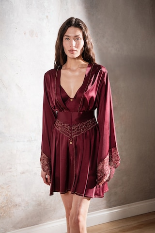 Brigette Bordo Altın Detaylı Dantel Detaylı Kısa Saten Sabahlık / Kimono