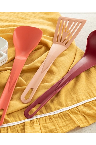 Me Plastik 3 Parça Servis Seti 32 Cm Kırmızı Genel