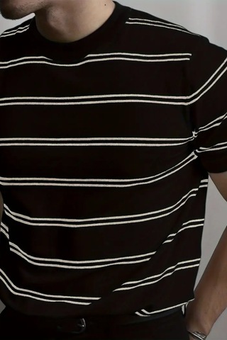 Tarz Cool Erkek Çizgi Detaylı Slim Fit Bisiklet Yaka Triko T-shirt Siyah