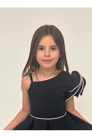 Kız Çocuk Abiye Siyah Kısa Tek Omuz Gül Detaylı Krep Kumaş Abiye Elbise 5-10 Yaş Siyah