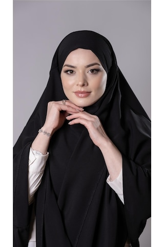 Hürrem Bone Siyah Pratik Hazır Geçmeli Tesettür Eşarp Medine İpeği Bağcıklı Sufle Hijab 2301 01
