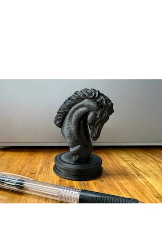 Siyah At Kafası Dekoru