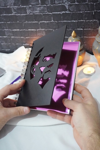 Mustafa Kemal Atatürk Siyah Ahşap Kapaklı Defter - A5 Spiralli Çizgisiz Defter
