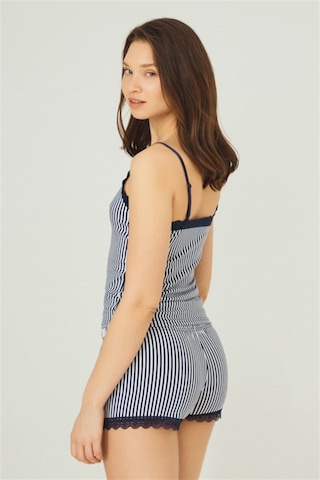 Lacivert Beyaz Çizgili İnce Askılı Şortlu Pamuklu Pijama Takımı Lacivert