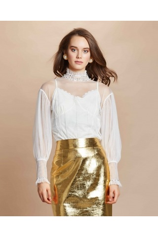 Transparan Yaka Ve Kol Detaylı Dantel Garnili Bluz Romantik Ve Zarif Tasarım Ekru