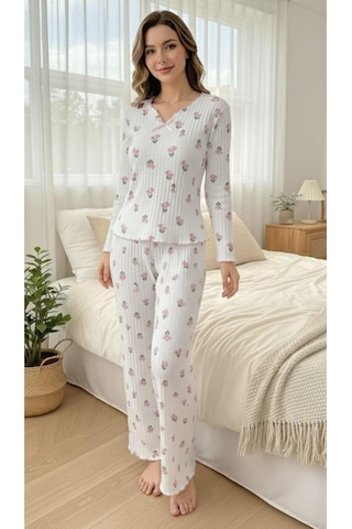 Bella Notte Ekru Minimal Lale Desenli Fiyonk Detaylı V Yaka Pijama Takımı