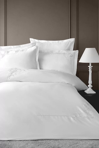 İssimo Voyant Classic Nakışlı 300 Tc Saten Nevresim Takımı Çift Kişilik-2128 Beyaz