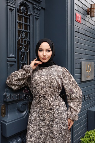 Kadın Açık Kahve Saten Leopar Belden Kuşaklı Uzun Tesettür Elbise S9567 Açık Kahve Açık Kahverengi
