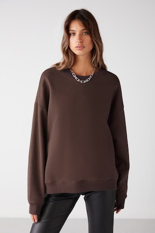 VANELTINA Kadın Organik Pamuklu Yumuşacık İçi Polarlı Yuvarlak yakalı Kahverengi Sweatshirt