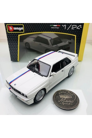 Yeni - New 1988 Bmw M3 E30 White 1:24 Ölçek Burago Marka