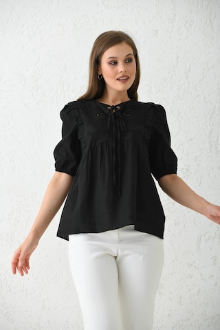 Kadın Bisiklet Yaka Balon Kol Nakış Detylı Volanlı Dokuma Yazlık Bluz Siyah