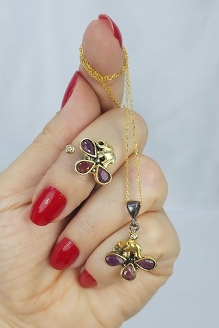 925 Ayar Yakut Taşlı Yüzük Kolye 2Li Gümüş Set